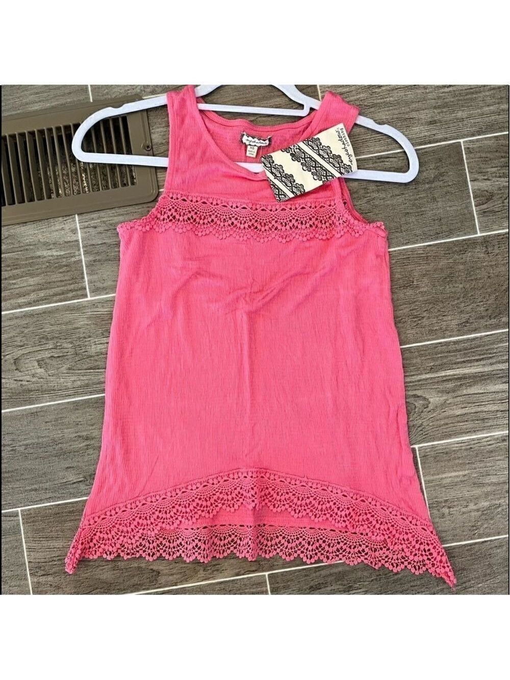 Eyeshadow hot pink summer shirt. Sleeveless. Lace. BNWT. XS no flaws